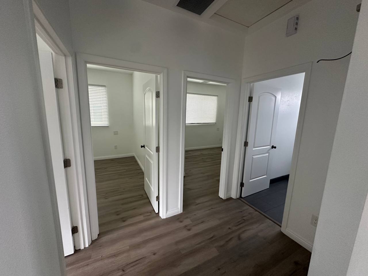 Building Photo - 15122 Burbank Blvd