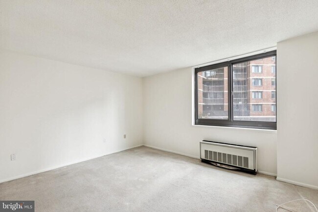 Building Photo - 1420 Locust St