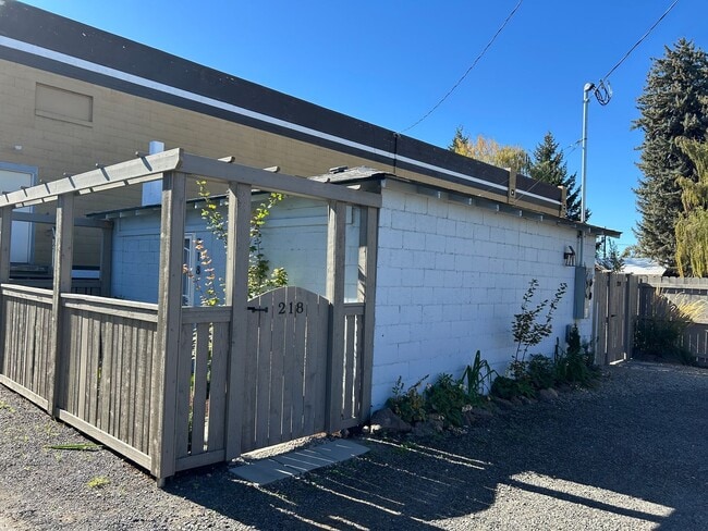 Primary Photo - Newly Remodled Studio in Downtown Redmond