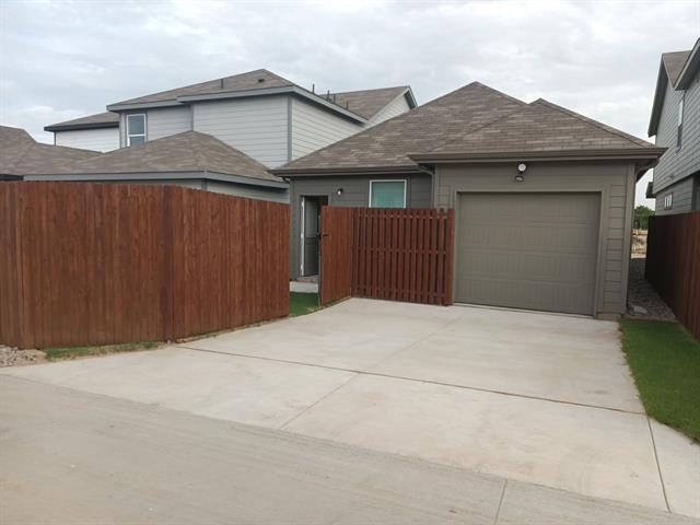 Building Photo - 3013 Pecan Farm Ln