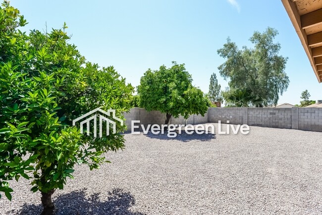 Building Photo - 10241 W Windsor Blvd