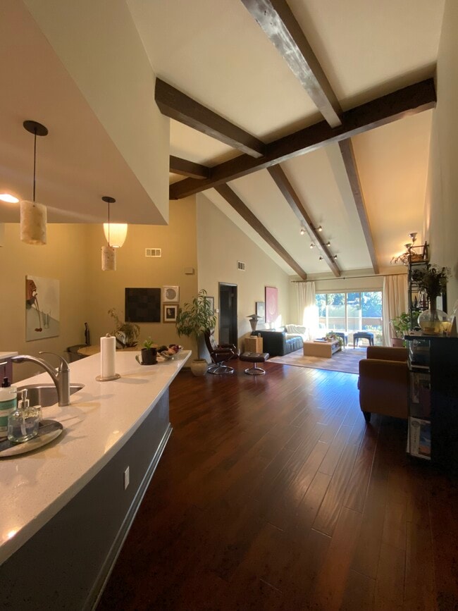 Building Photo - 2700 Cahuenga Blvd E