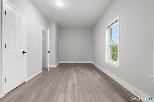 Building Photo - 20 Waverly St