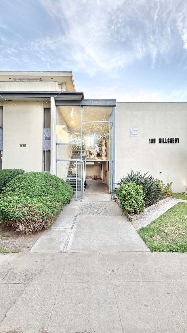 Building Photo - 135 N Hillcrest Blvd