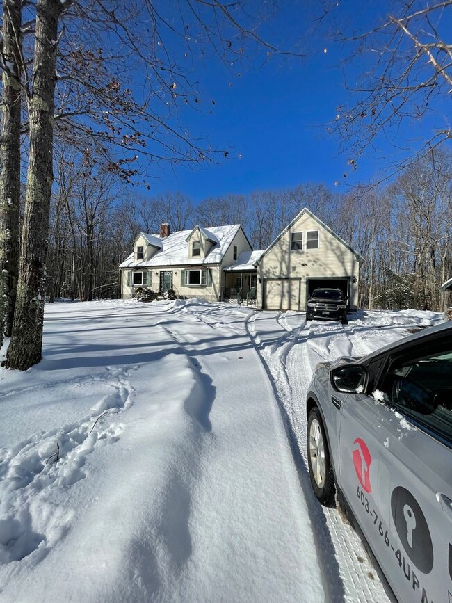 Building Photo - Price reduction!! A beautiful 3 bedroom 2....