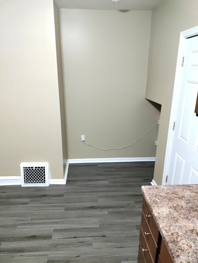 Building Photo - 7645 S Throop St