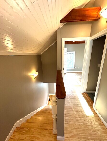 Building Photo - 12 Myrtle St