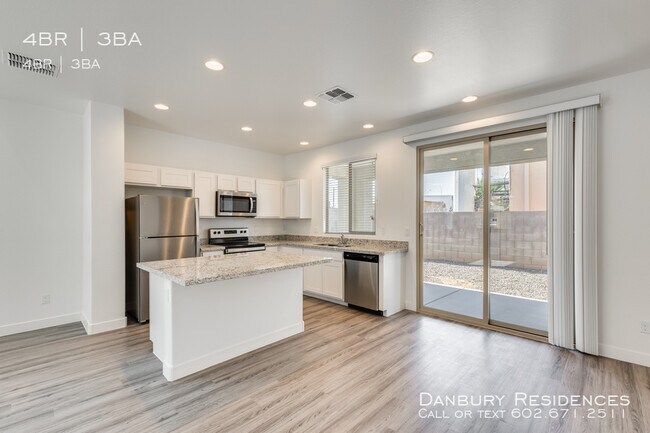 Building Photo - 2635 E Danbury Rd