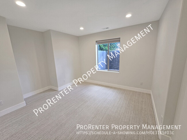 Building Photo - 843 Eaglepointe Dr