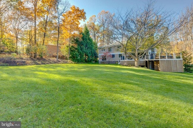Building Photo - 1057 Vista Dr