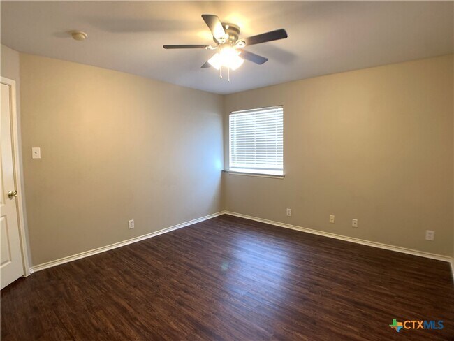 Building Photo - 2614 Dove Crossing Dr