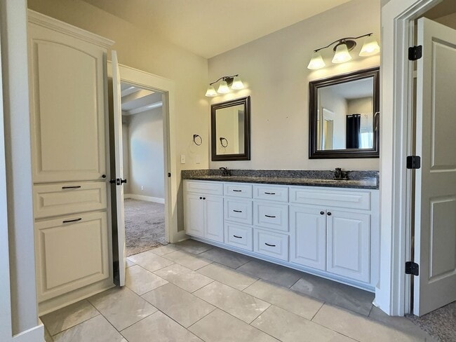 Building Photo - For Rent - Highly Desirable Summerfield, D...