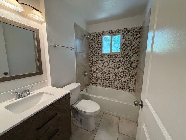 Building Photo - Charming 3-Bedroom Home with Hardwood Floors & Spacious Backyard