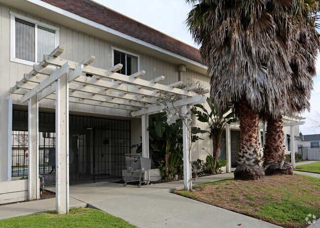 Building Photo - Tehama Palms Apartment