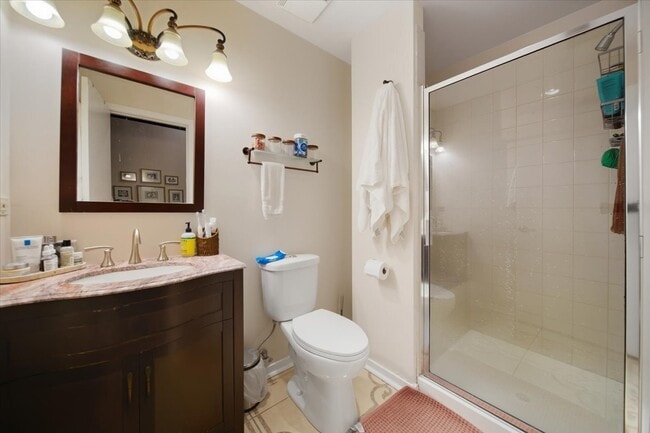 Building Photo - 420 W Ontario St