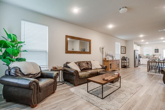 Building Photo - Beautiful Home in Highly Desired Sunset Pointe- 3 Bed, 2 Bath in SW Fort Worth- Crowley ISD- 76123