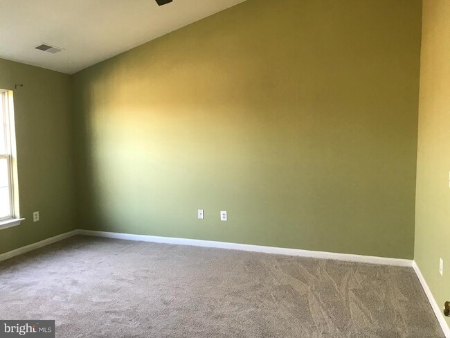 Building Photo - 15707 Palermo Terrace