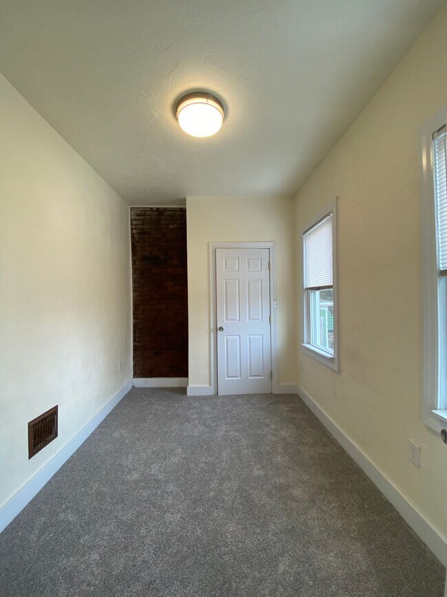 Building Photo - Beautiful 4BR house for rent