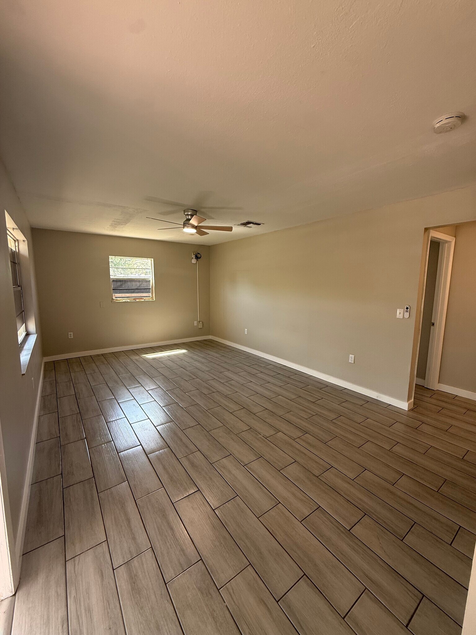 Building Photo - 9251 Adler St