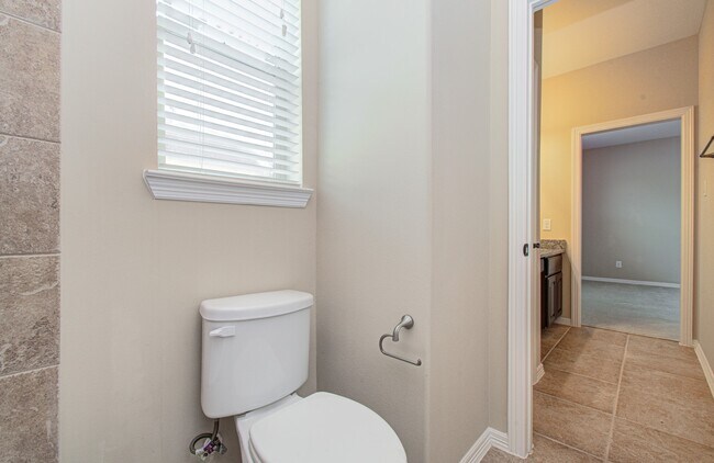 Building Photo - 5711 Avon Landing Ln