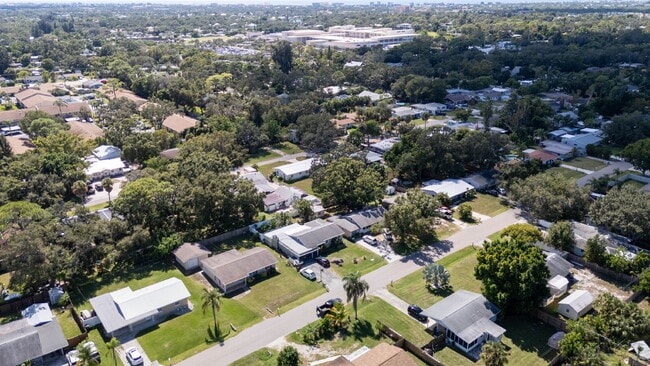 Building Photo - RENT THIS HOME WITH ZERO DEPOSIT MOVE IN: Beautiful Completely Updated 3 Bed / 2 Bath Home in Sou...