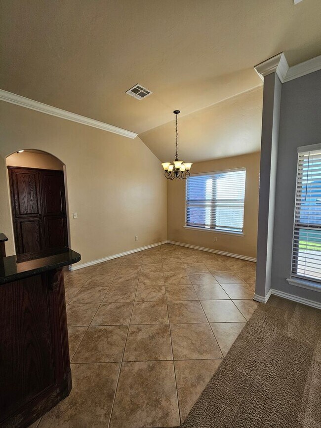 Building Photo - (4) Bed/(2) Bath in Winfield Addition OKC!