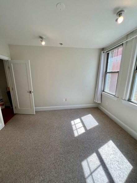 Primary Bedroom - 3220 17th St NW