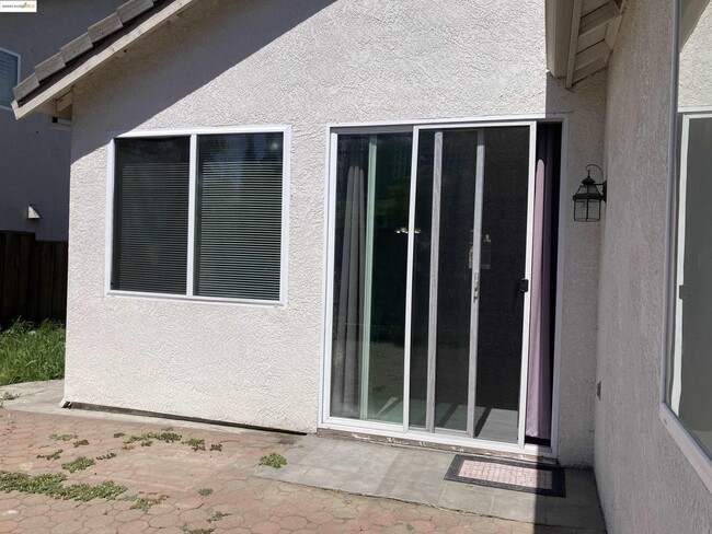 Building Photo - 10448 Almanor Cir