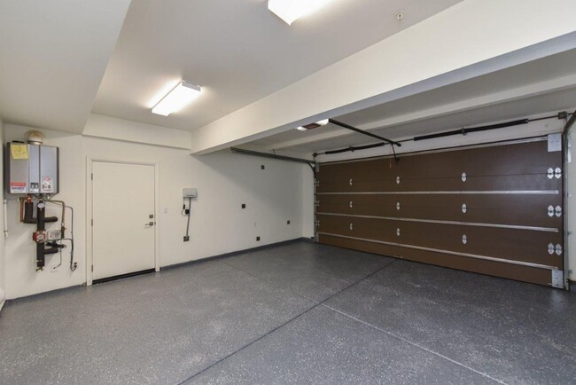 Building Photo - Irvine Single Family house 4bd/3ba Eastwoo...