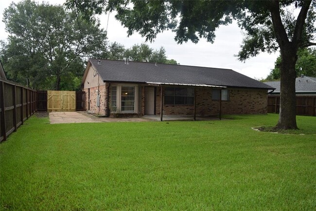 Building Photo - 301 Rachael Ln
