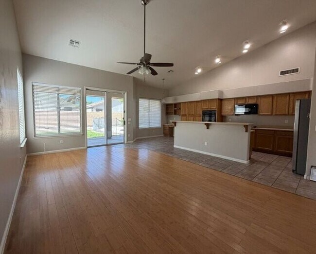 Building Photo - 3130 E Brookwood Ct