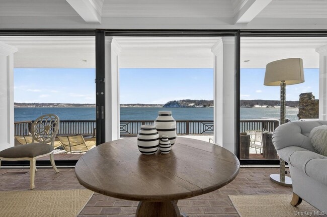 Building Photo - 336 Mariposa Dr