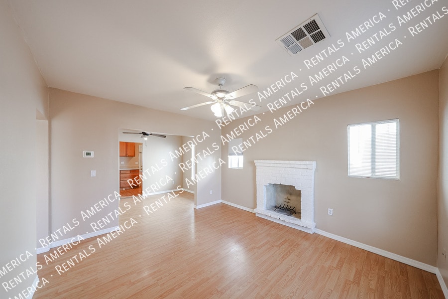 Building Photo - 713 N 9th St