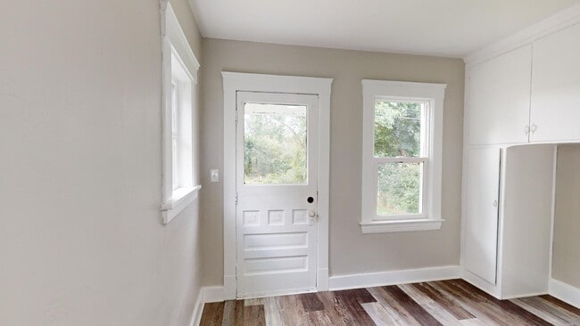 Building Photo - Brooklyn Centre - 3 Bedroom Single Family ...