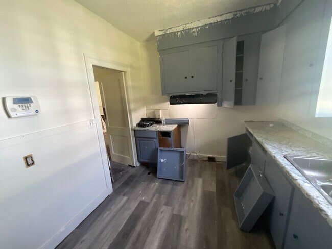 Building Photo - 354 Fredrica Ave