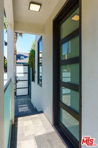 Building Photo - 4418 Kingswell Ave