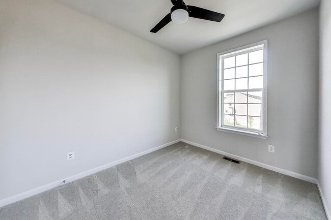 Building Photo - Luxurious on Lanham Hill - 3 + 3.5 Near New TH 3 bed + 3 Ba