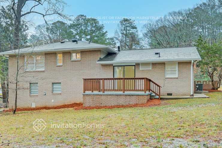 Building Photo - 3209 Briarwood Blvd