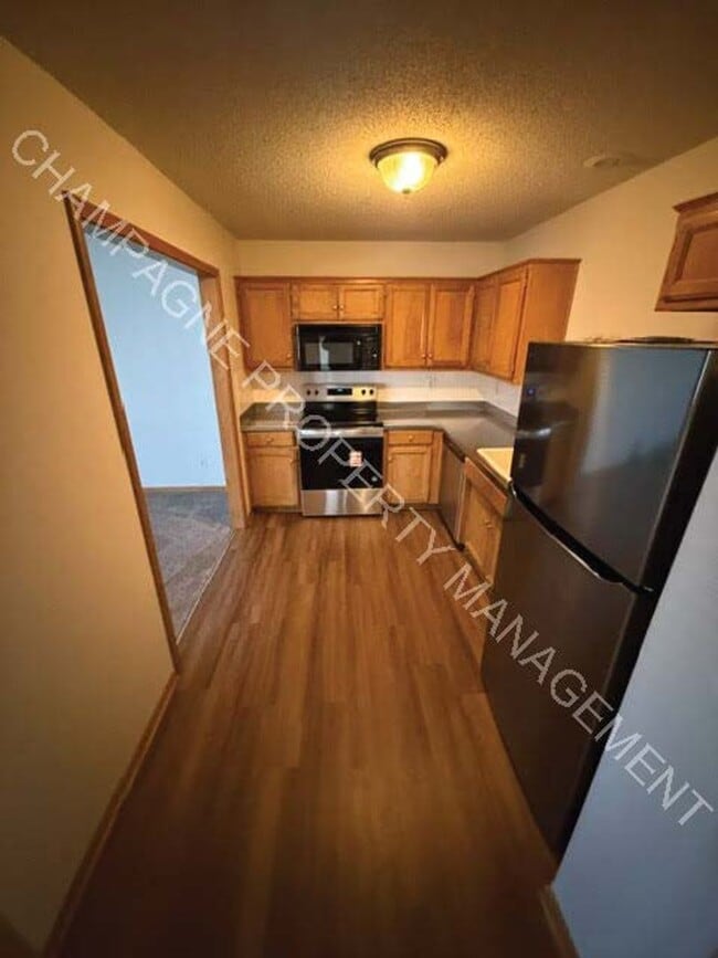 Building Photo - 6524/6528 NE 44th St