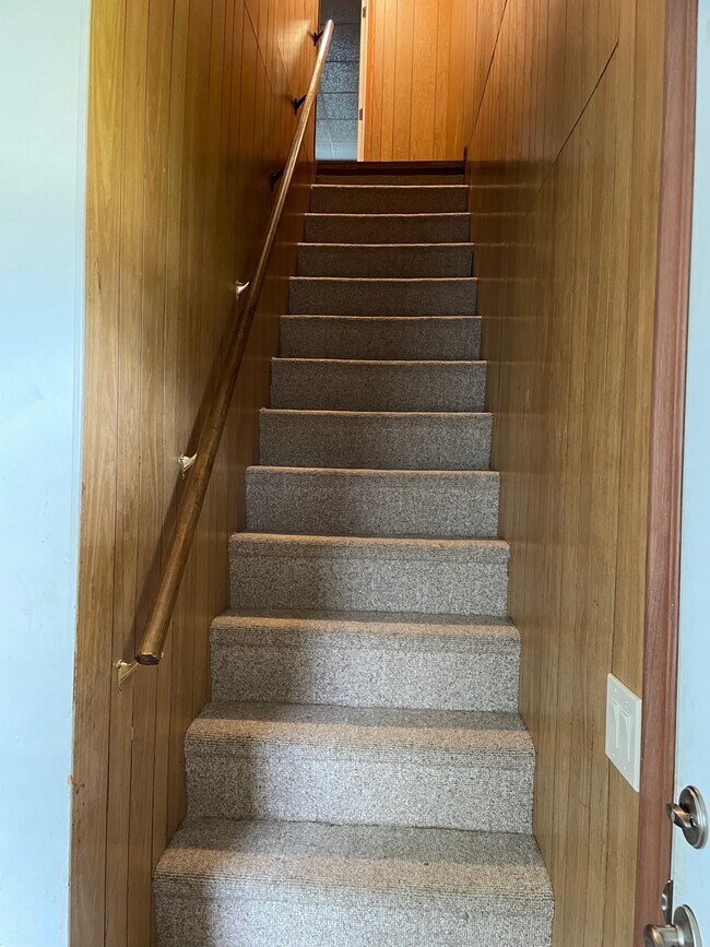 Stair - 197 S 6th St