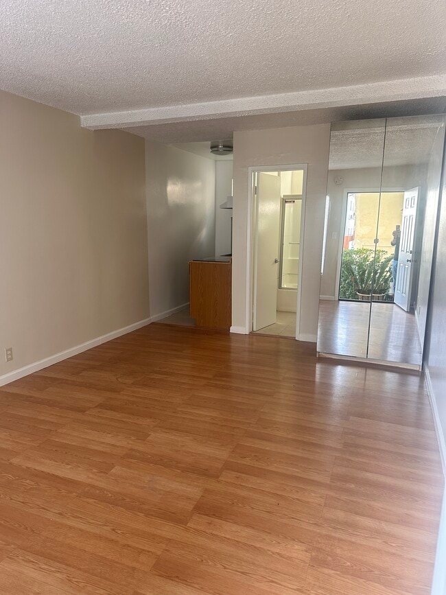 Building Photo - Rochester Gardens