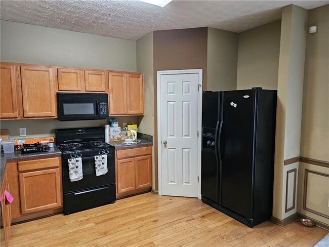 Building Photo - 2160 Hawks Bluff Trail NW