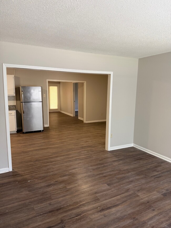 Building Photo - 505 S Main Ext