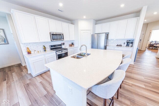 Building Photo - 6786 Sable Point Dr