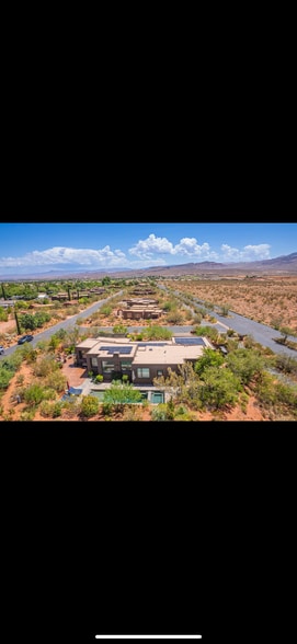 Building Photo - 384 W Brittlebush Way