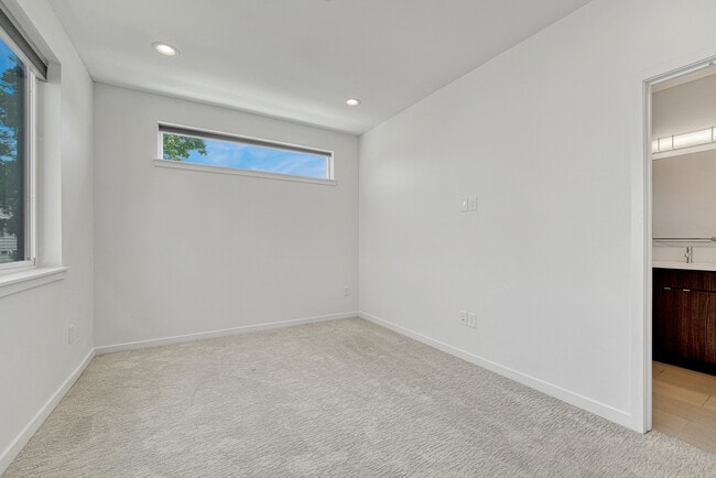 Building Photo - 1231 Newton St