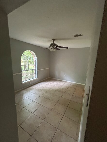 Building Photo - 31 Capewood Ct