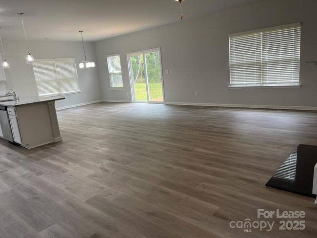 Building Photo - 4513 Cecilia Ln