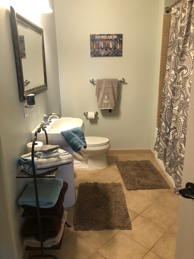 Building Photo - 770 Harbor Blvd