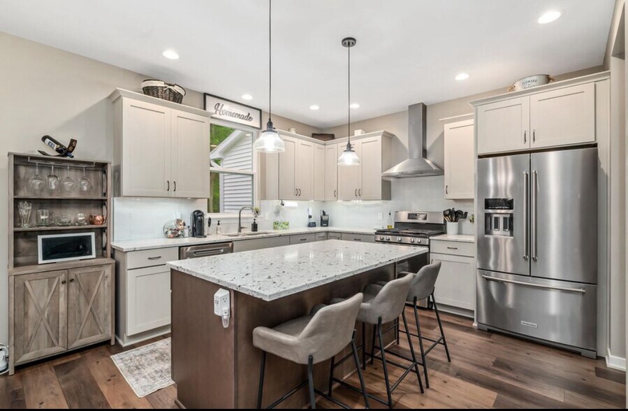 Building Photo - 10321 E C Ave